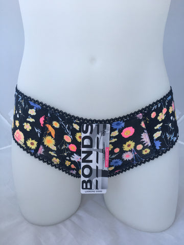 Hipster Hot Shortie - Print 8DC